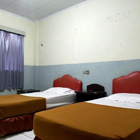 Hotel Nirwana Ternate Redpartner Buitenkant foto