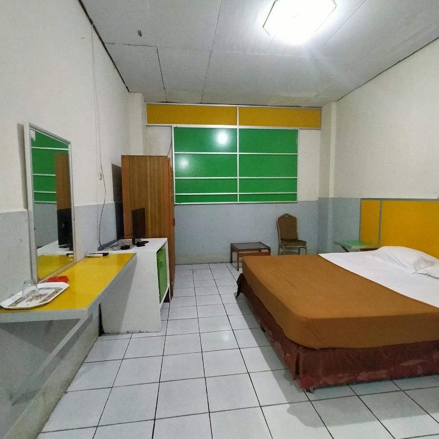 Hotel Nirwana Ternate Redpartner Buitenkant foto