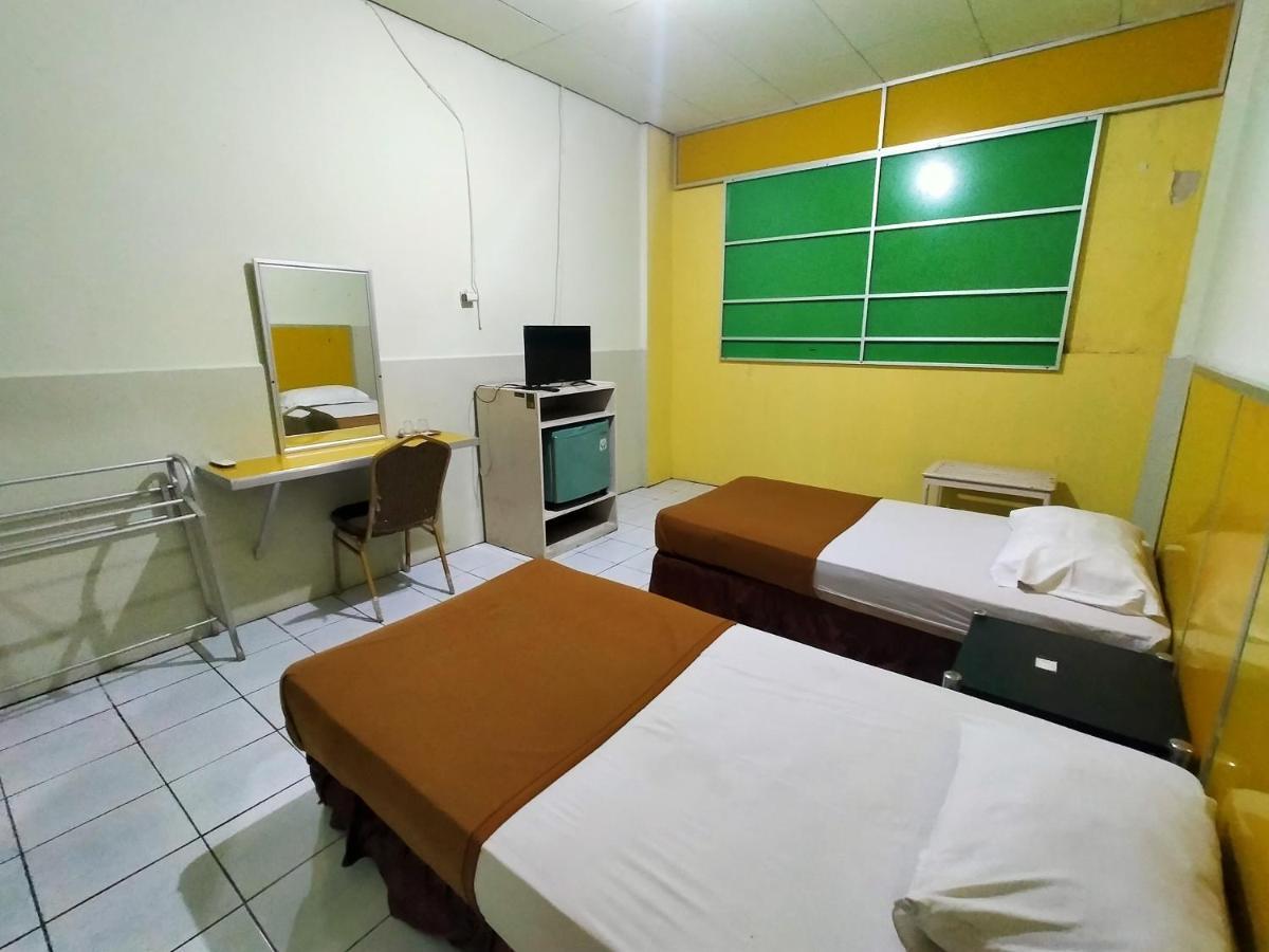 Hotel Nirwana Ternate Redpartner Buitenkant foto