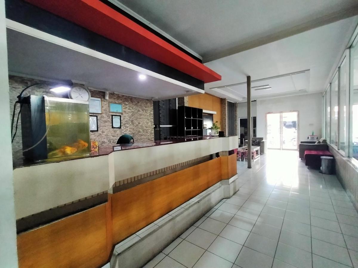 Hotel Nirwana Ternate Redpartner Buitenkant foto