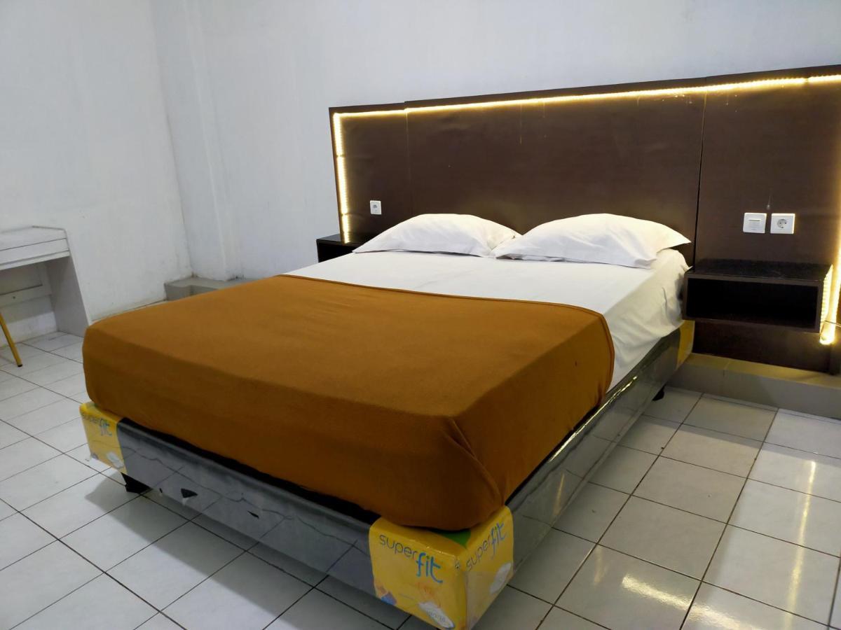 Hotel Nirwana Ternate Redpartner Buitenkant foto