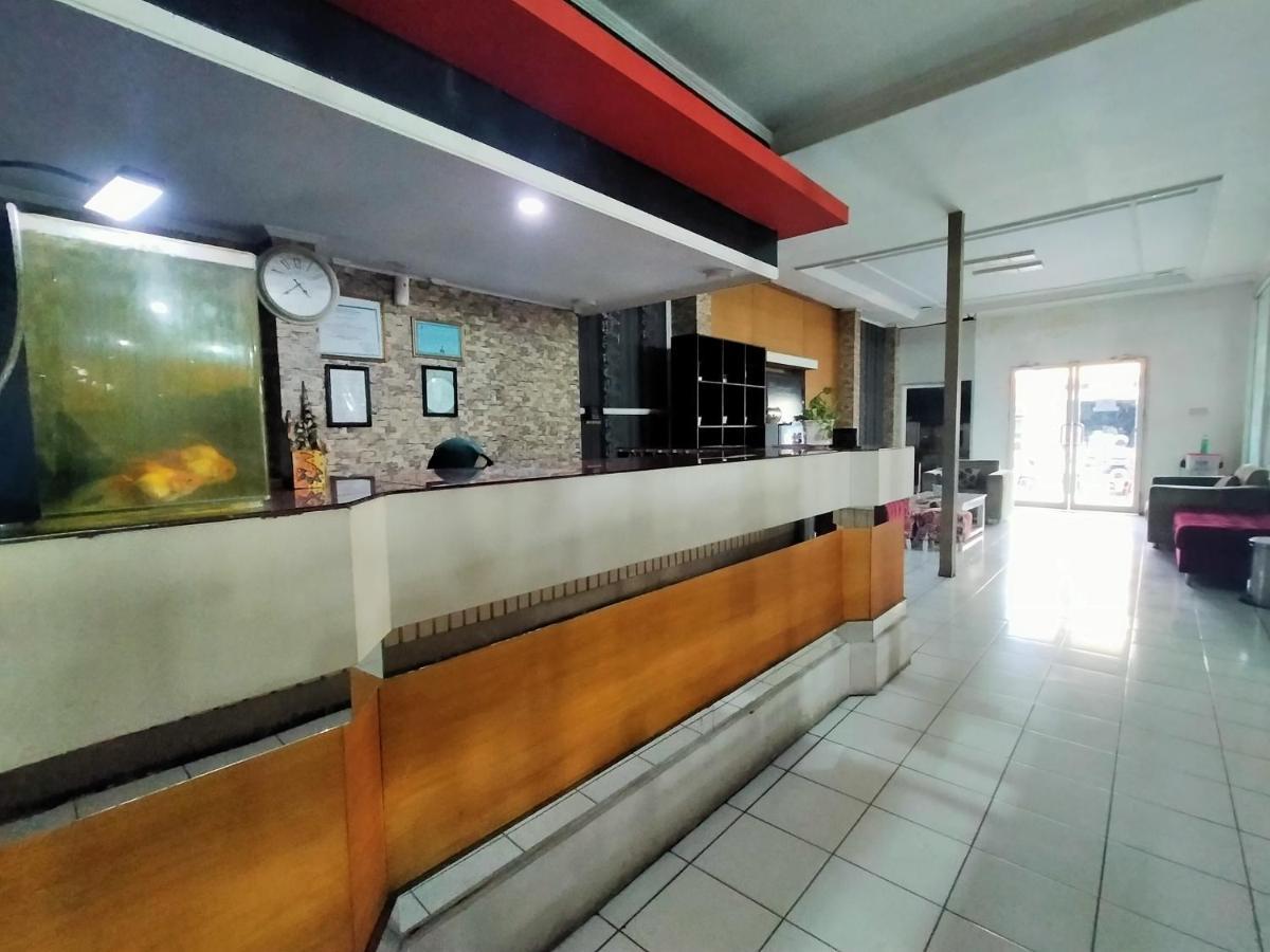 Hotel Nirwana Ternate Redpartner Buitenkant foto