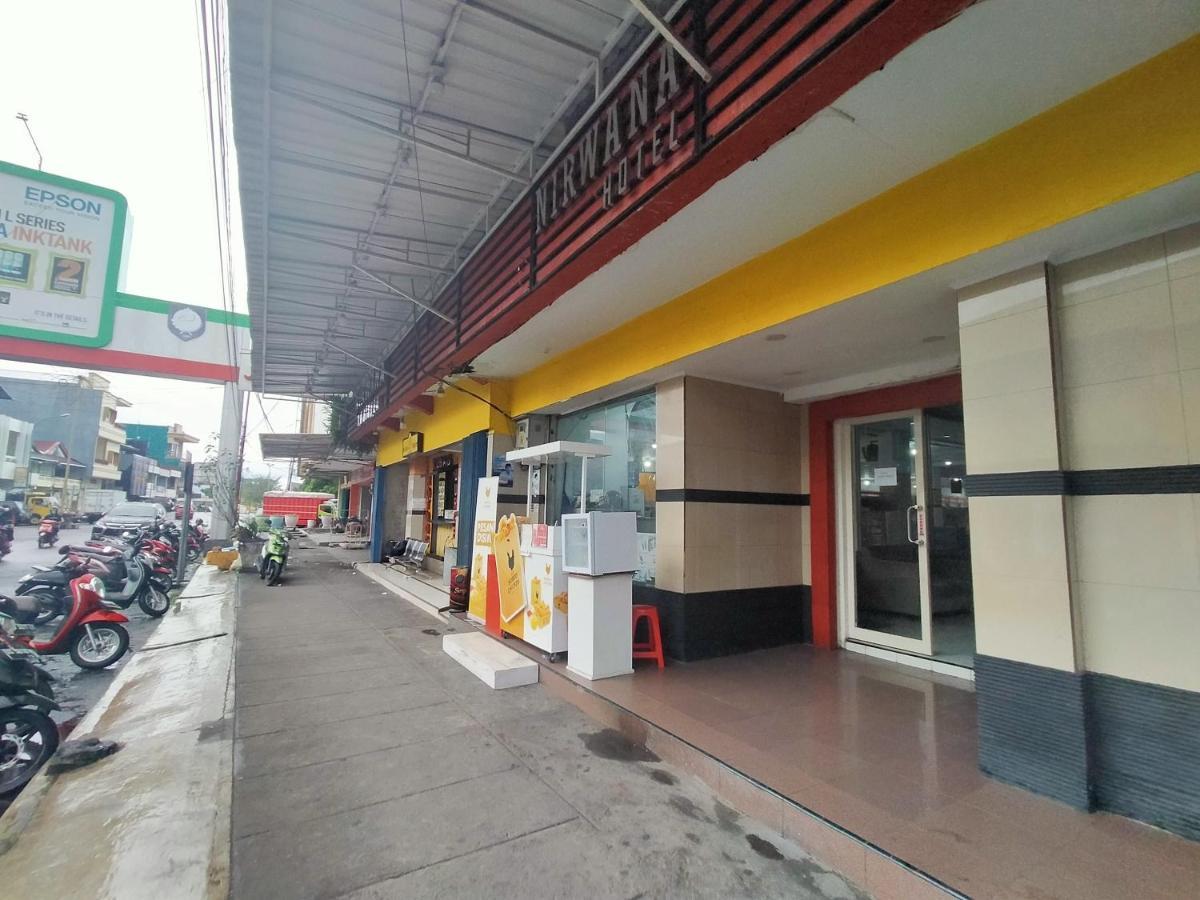 Hotel Nirwana Ternate Redpartner Buitenkant foto